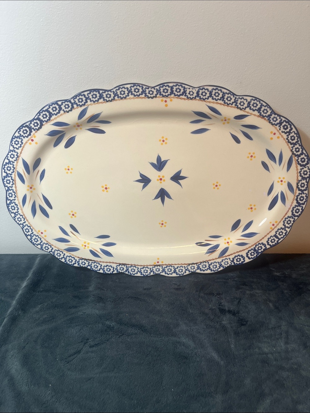 Temp-tations  Temptations Old World large serving platter new kitchen plate